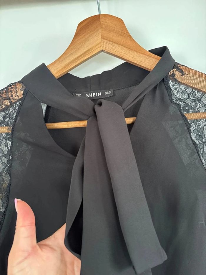 Blouse noire transparente avec dentelle - photo numéro 3