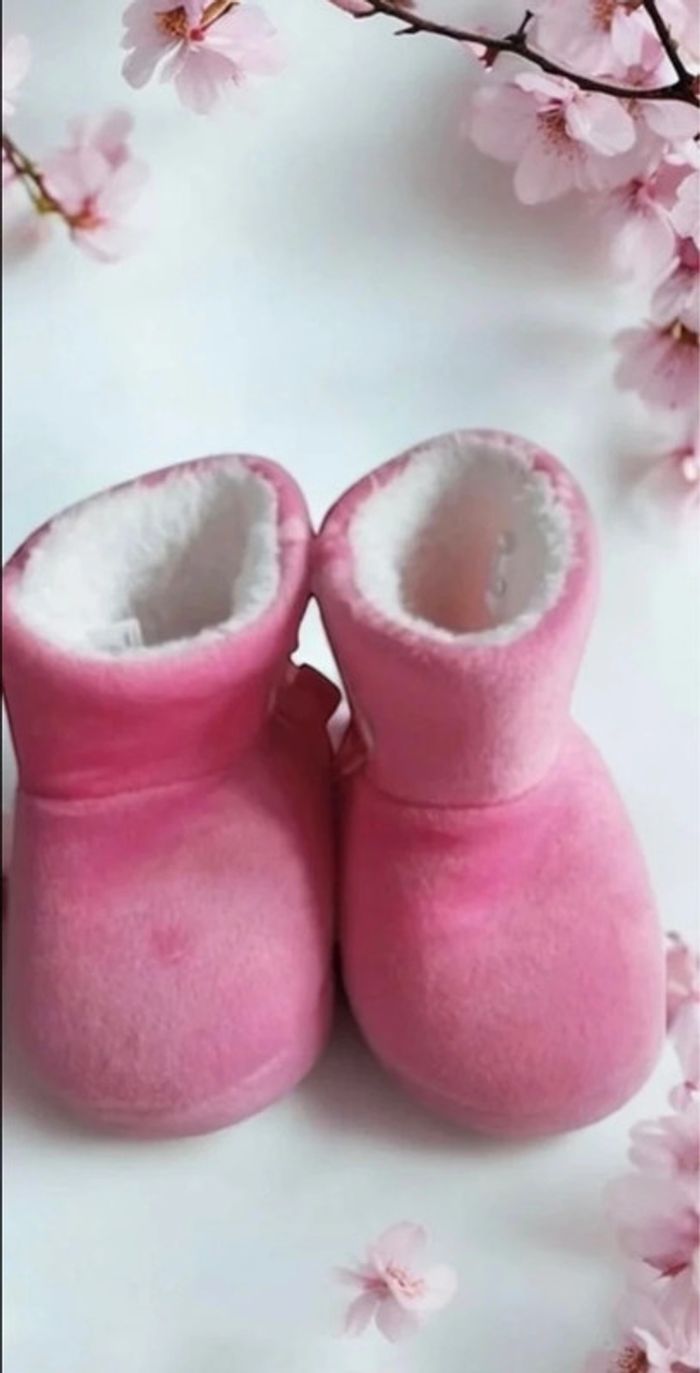 🎀 Adorables Chaussons Roses Fourrés Pat' Patrouille taille 24/25🎀 - photo numéro 2