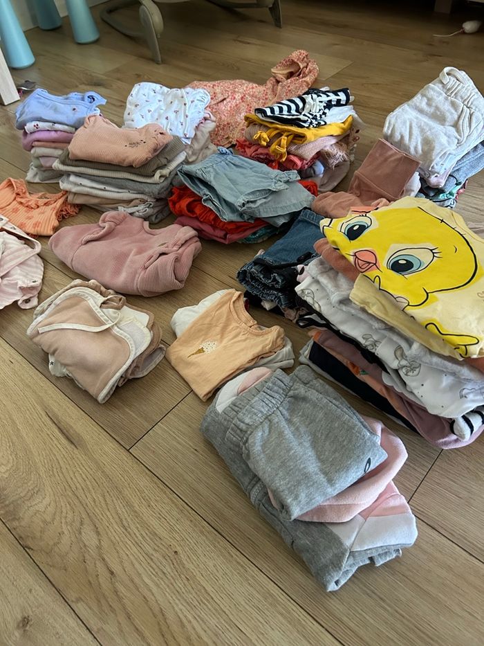 Lot de vêtements fille 6 mois - photo numéro 2