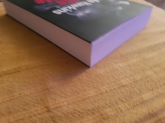 Celle qui brûle de Paula Hawkins - photo numéro 3