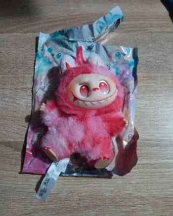 Labubu neuf