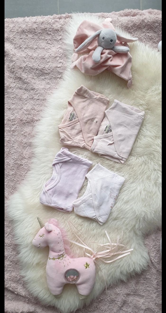 Bodies bebe fille 1 mois