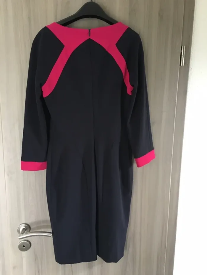 Robe fourreau Armani bleue et fushia - photo numéro 2