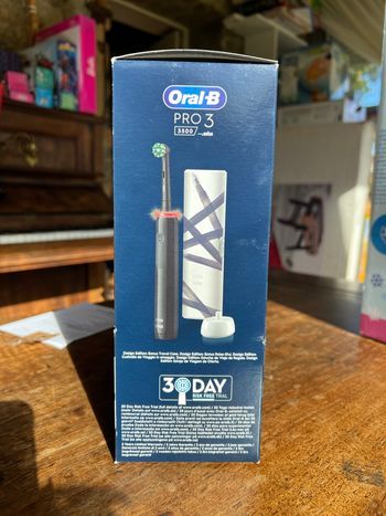 Brosse à dents électrique Oral B Pro 3 noire pour homme