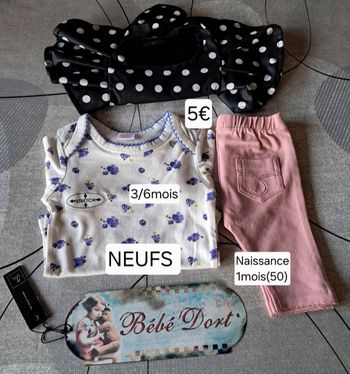 Ensemble vêtements NEUFS pour fille 3 / 6 mois