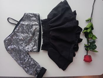 Ensemble de fêtes 4 ans neuf