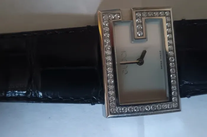 Montre Gucci certi en diamants - photo numéro 3