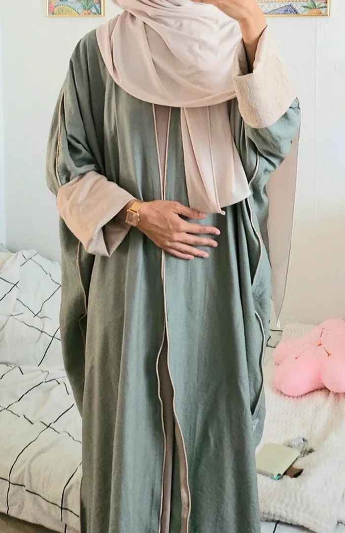 Abaya vert d'eau Jennah boutique NEUVE avec étiquette jamais porté - photo numéro 13