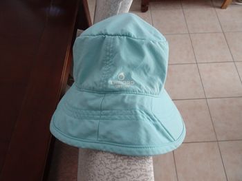 Chapeau de baignade ou randonnée anti uv enfant TRIBORD