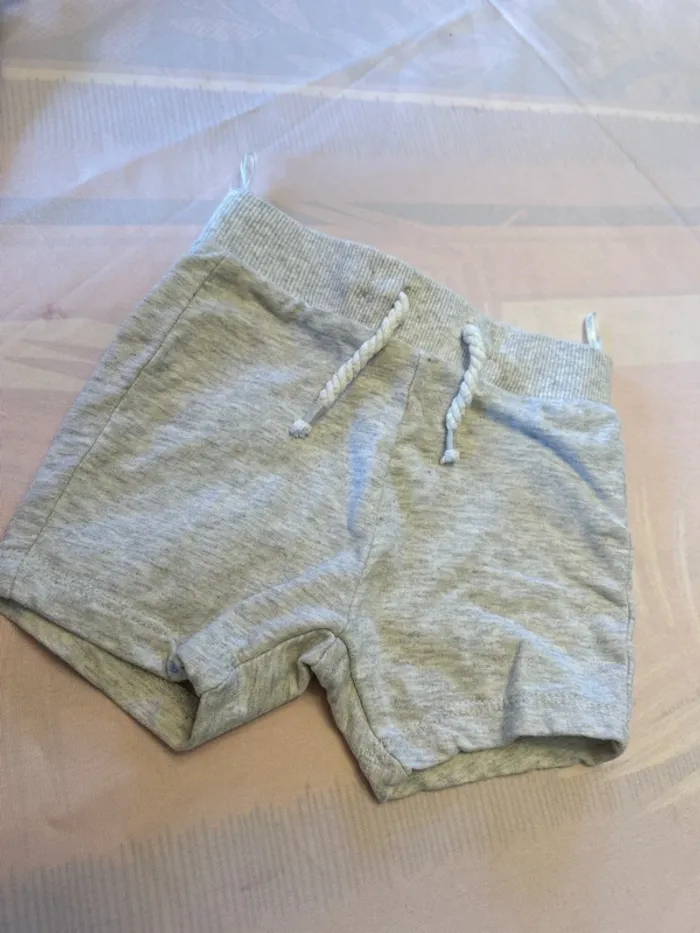 Lot de 3 shorts C&A baby - 3/6 mois - photo numéro 5