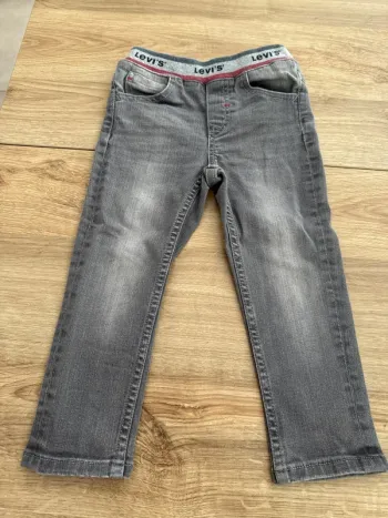 Jean levis