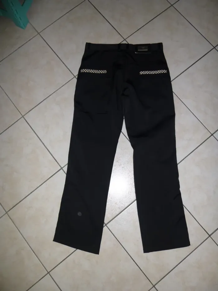 pantalon noir ARMANI jeans taille 40 - photo numéro 3