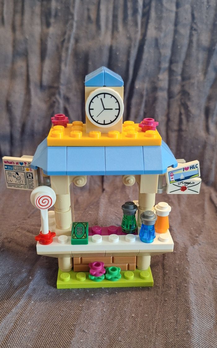 Lego Friends, le Kiosque d'Emma - photo numéro 3