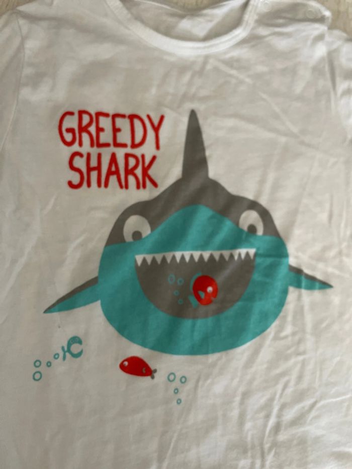 T-shirt 🦈 - photo numéro 2