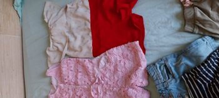 1 lot de  32  vêtements fille 8  ans - photo numéro 3