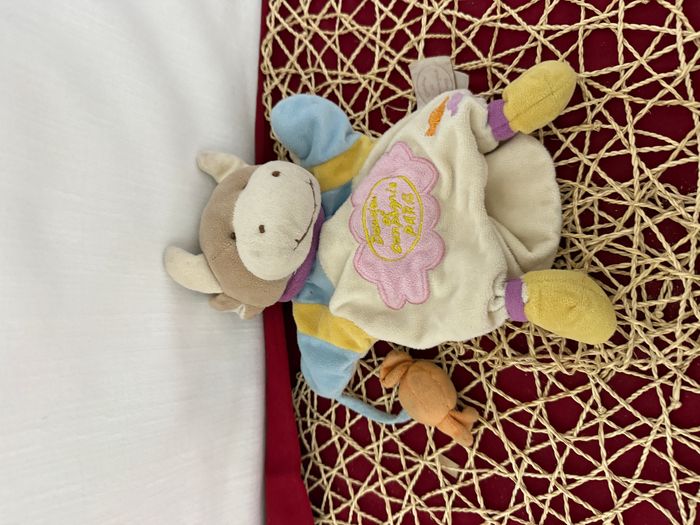Doudou plat marionnette vache blanc rose avec bonbons DOUDOU ET COMPAGNIE - photo numéro 4