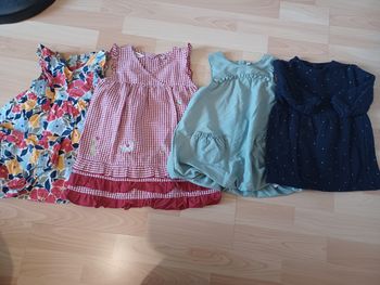 Lot 4 robes