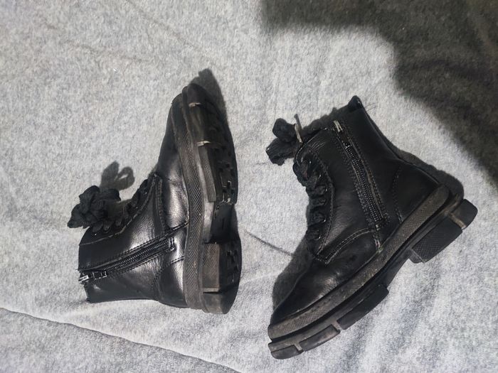 Bottines noires Kiabi pointure 27 - photo numéro 5