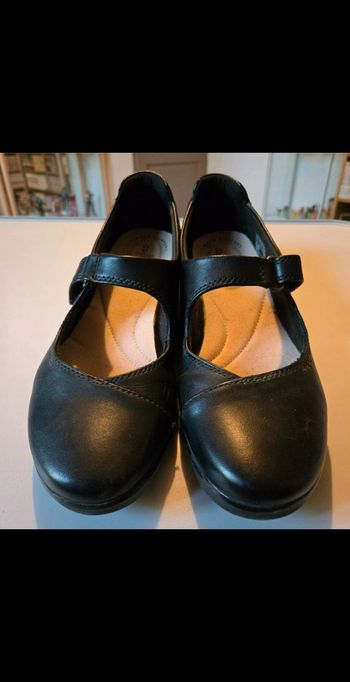 Ballerines babies de marque Clarks