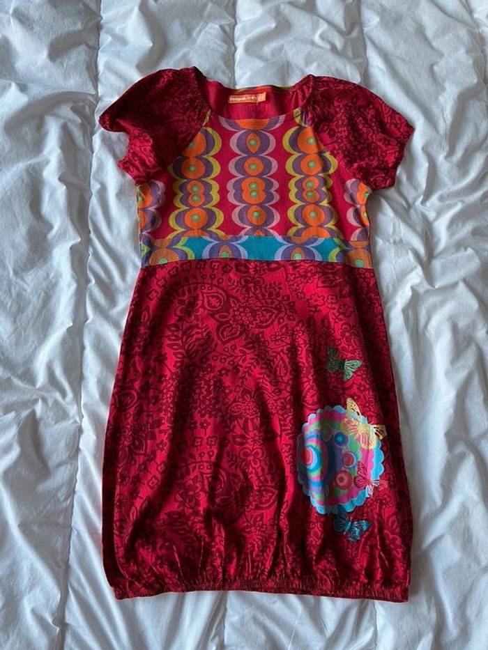 Jolie robe Desigual manches courtes