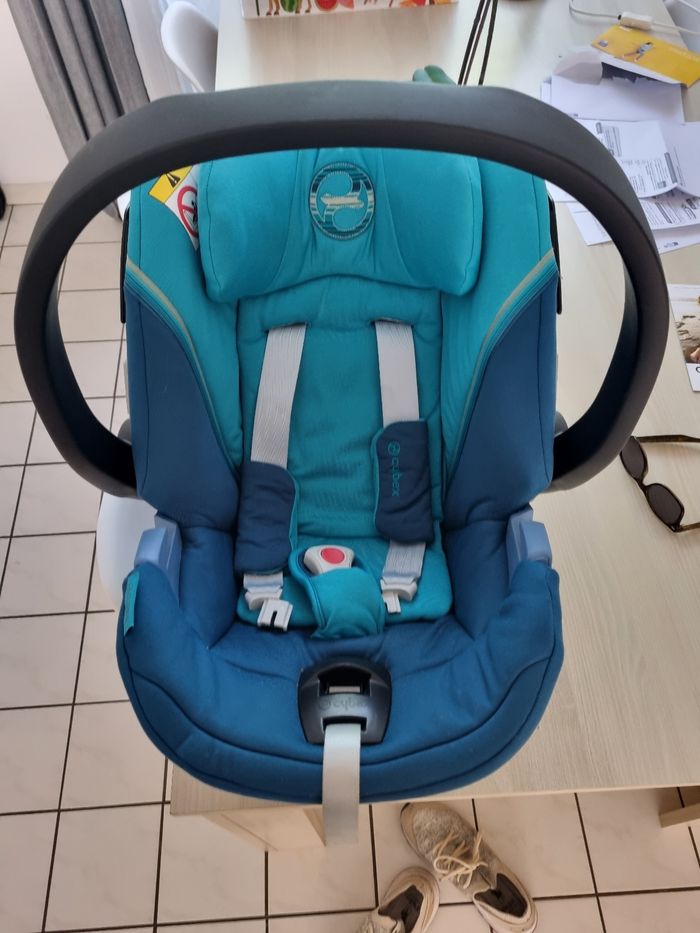 Cosy + socle isofix + adaptateur poussette +habillage pluie - photo numéro 3