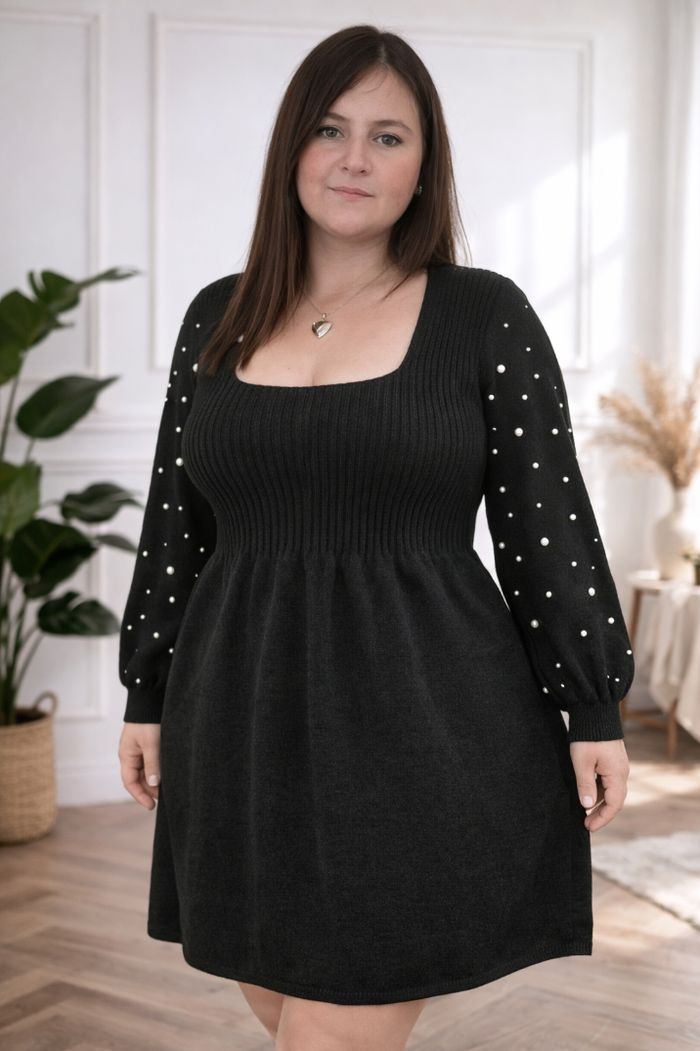 Robe pull en tricot chic noire aux manches perlées Femme taille 52 marque Asos 💍