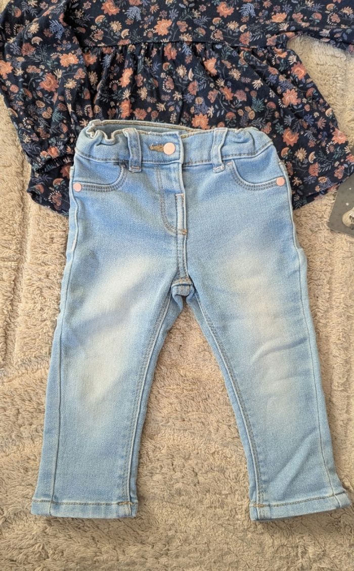 Ensemble t-shirt et pantalon 12 mois - photo numéro 2