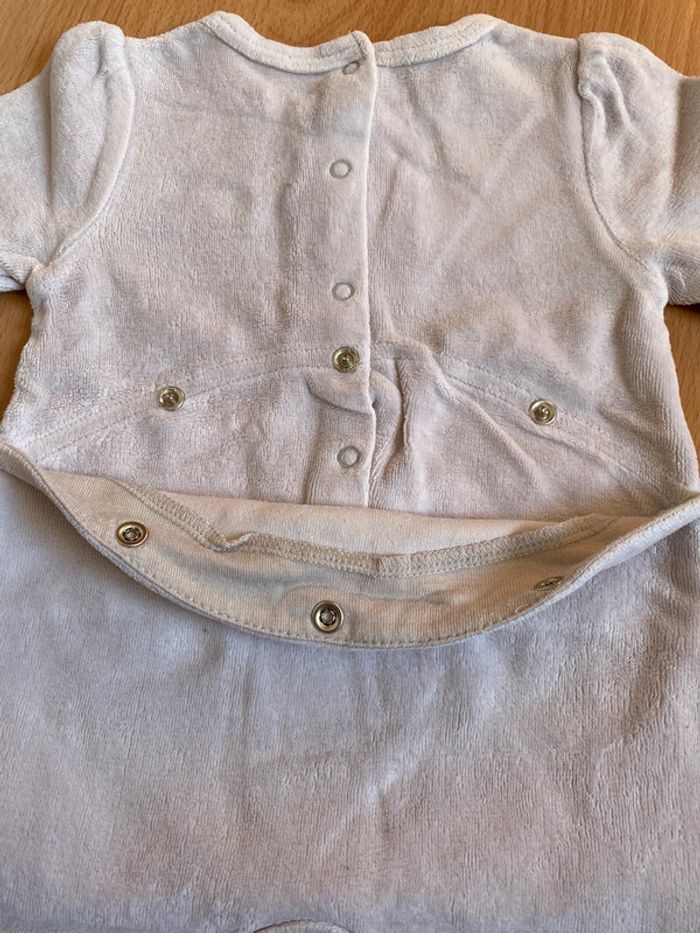 Beau pyjama en velours 1 pièce/grenouillère grise Vertbaudet T. 3 mois/60 cm fille TBE - photo numéro 9