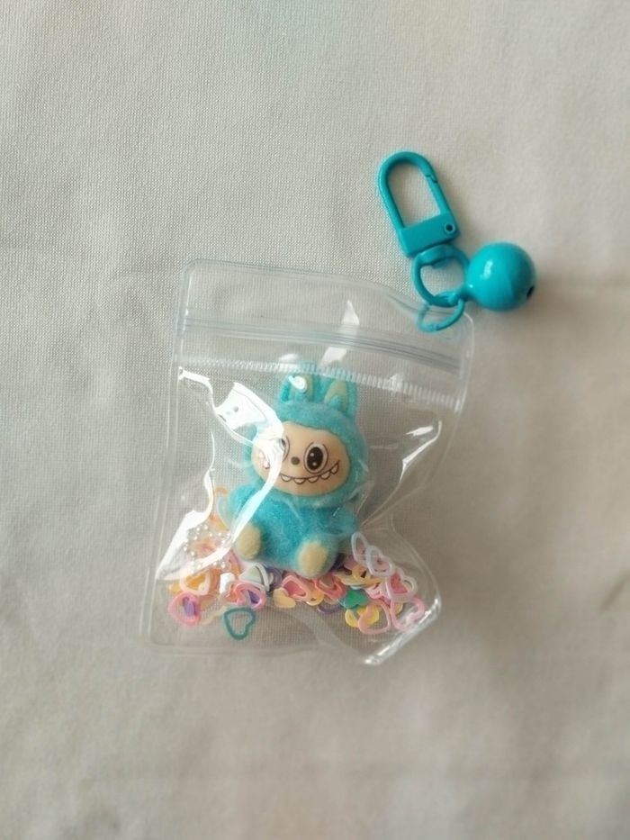 Porte-clés Labubu bleu