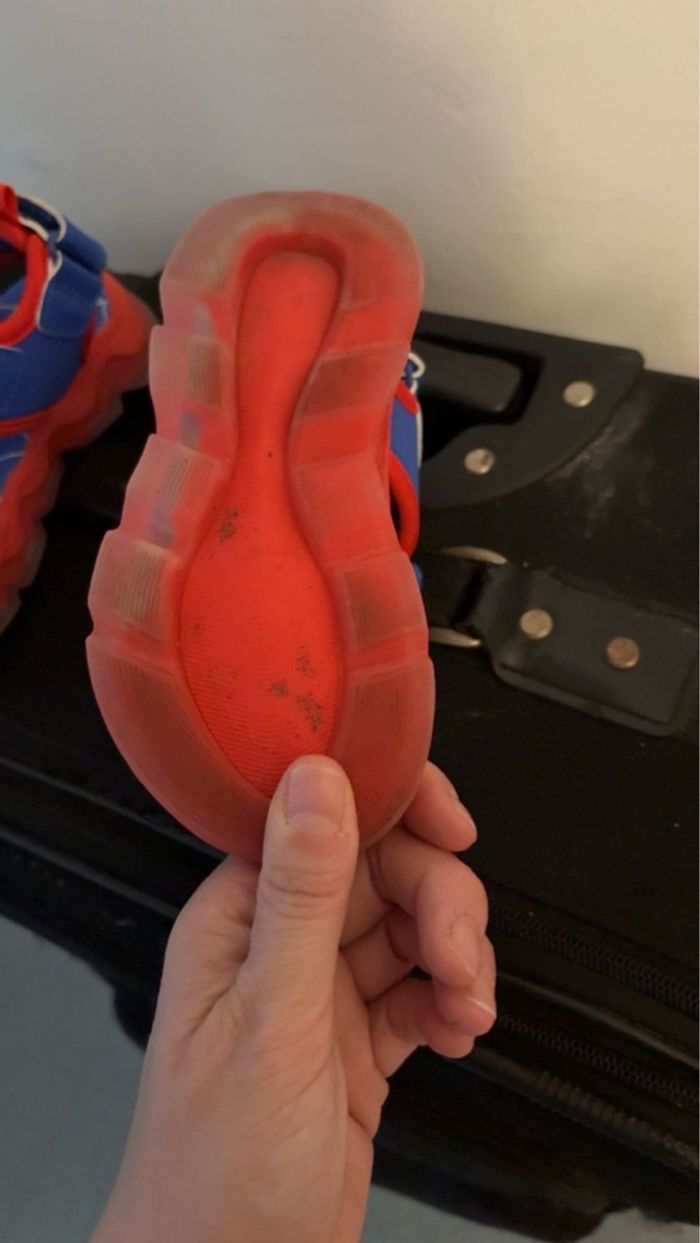 Sandale Spider-Man lumineuse - photo numéro 3