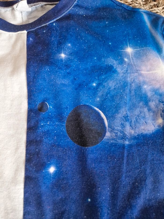 Tee shirt court planète cosmique Shein 🍭 10 ans🍭 - photo numéro 2