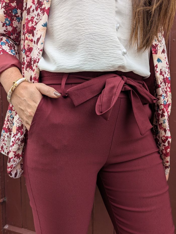 Pantalon Paperbag bordeaux stretch
Taille unique - photo numéro 4