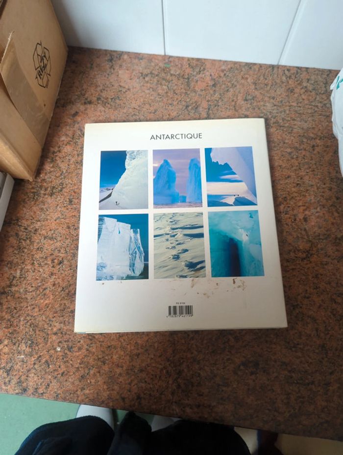 Livre'' Antarctique '' - photo numéro 2