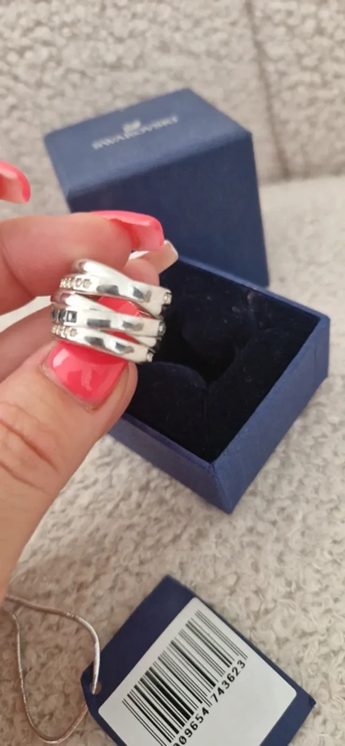 Bague Swarovski taille 50 état neuf - photo numéro 5