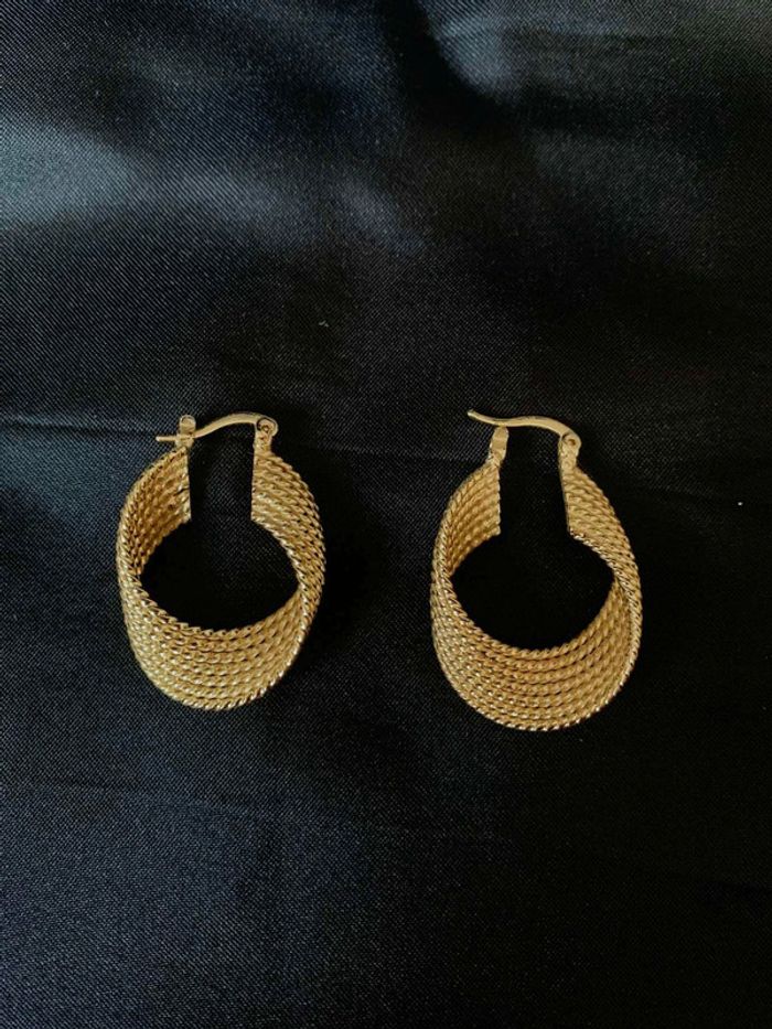 Boucles d' oreilles créoles multiples plaque or