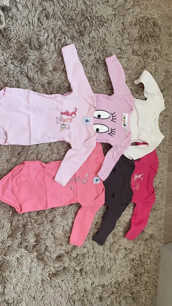 Lot 6 bodies Petit Bateau manches longues fille