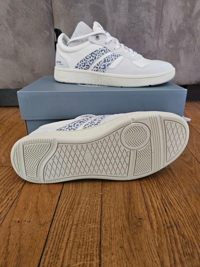 Basket palladium femme neuve taille 36 - photo numéro 3