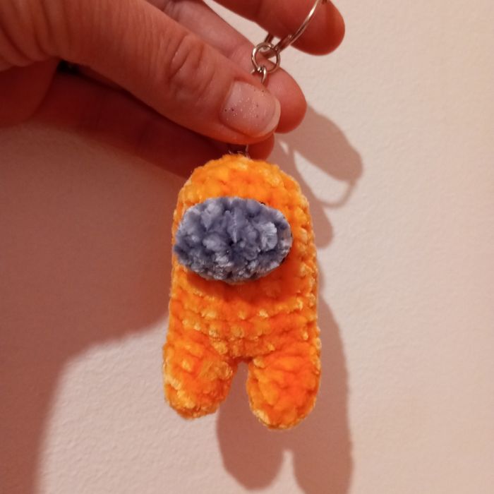 Porte-clés Among Us au crochet - photo numéro 2