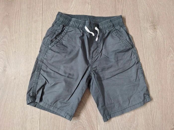 Short gris Kiabi 7 ans