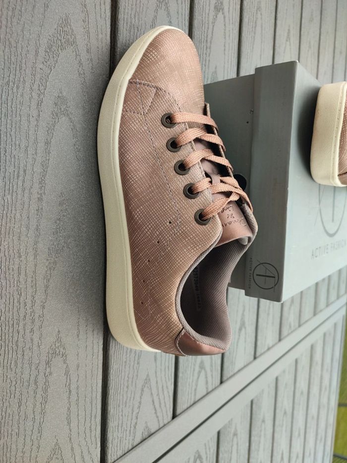 Baskets Active fashion taille 39 - photo numéro 3