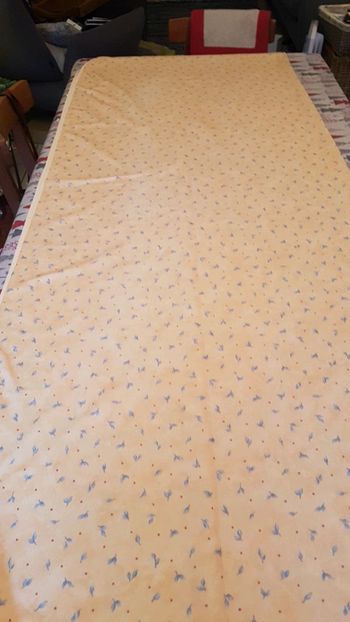 Nappe ovale infroissable