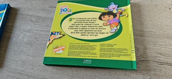 Livre 3 D Dora l exploratrice fait la fête, bon état - photo numéro 3
