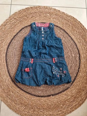 Jolie robe en jean taille 18 mois