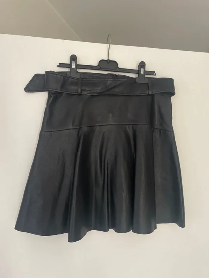Jupe cuir Bershka L - photo numéro 3