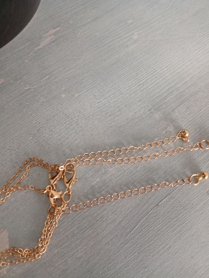 3 Colliers dorés avec pendentif - photo numéro 5