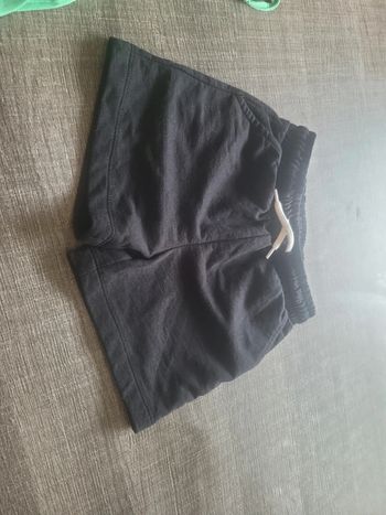Short fille