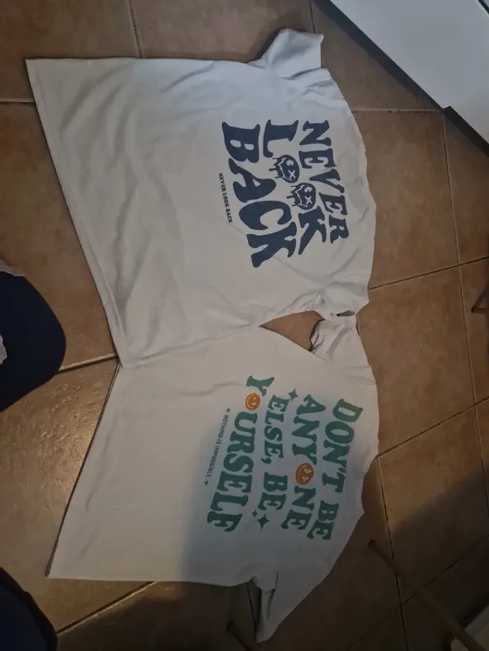Lot de 2 tee shirts shein - photo numéro 3