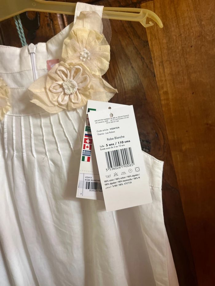 Robe blanche fille 5 ans – Neuve avec étiquette – Idéale baptême ou mariage - photo numéro 2