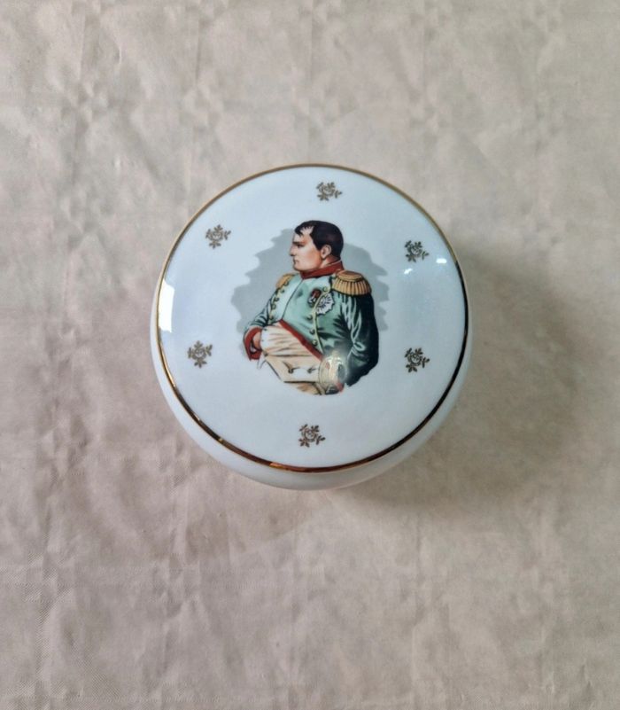 Boîte / pot Porcelaine Véritable Napoléon Bonaparte - photo numéro 2