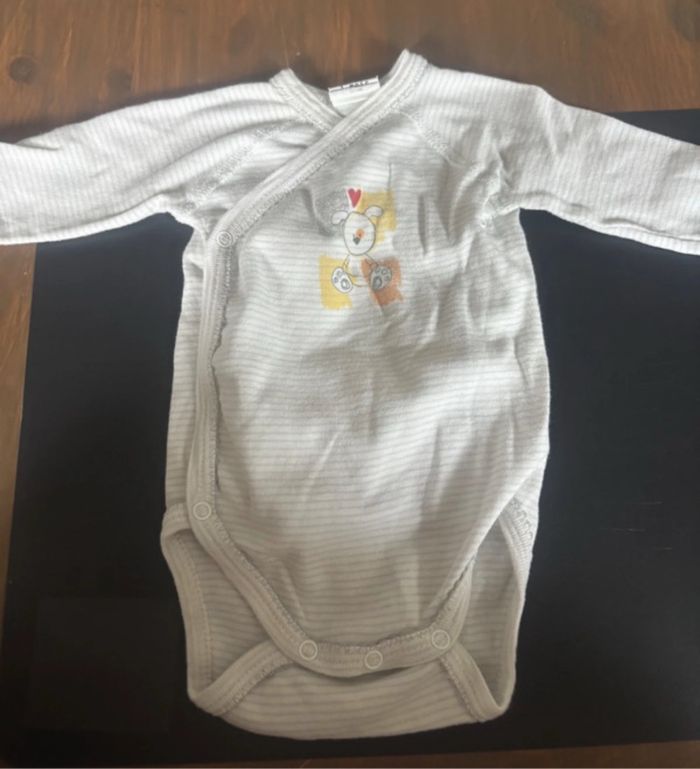 lot de 6 bodies taille 1 mois - photo numéro 7